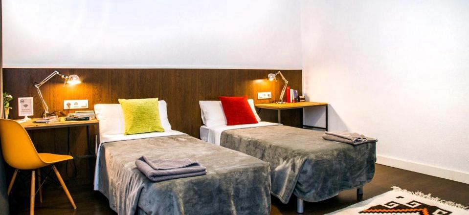 דירות ברצלונה Traveller House מראה חיצוני תמונה